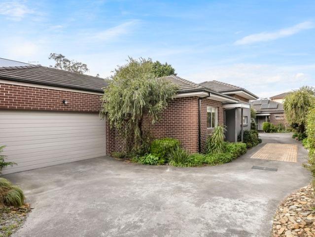 Comfort and Style in Convenient Location