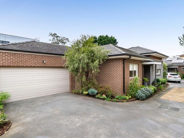 Comfort and Style in Convenient Location