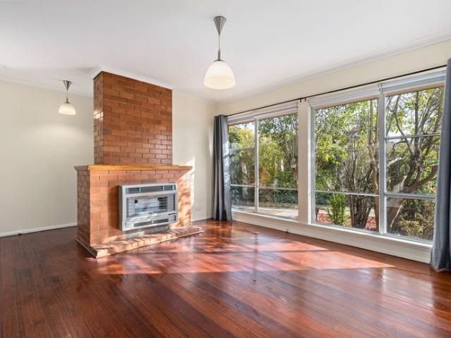 Comfort, Convenience & Modern Updates in the Heart of Werribee