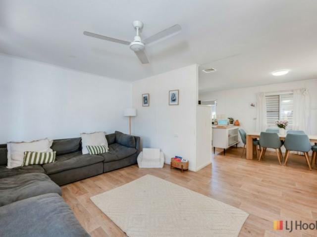 COMFORT, CONVENIENCE & A SPACIOUS BACKYARD � YOUR SVENSSON HEIGHTS HOME AWAITS