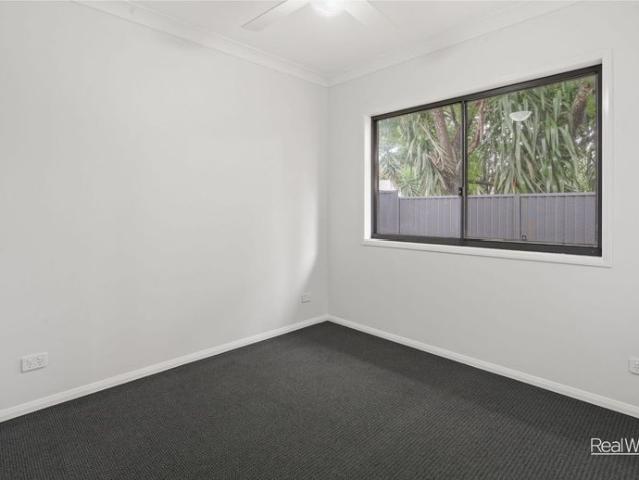 Comfort, Convenience and Easy Living Close to City!