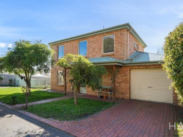 Comfort, Convenience and Easy Living in South Launceston!