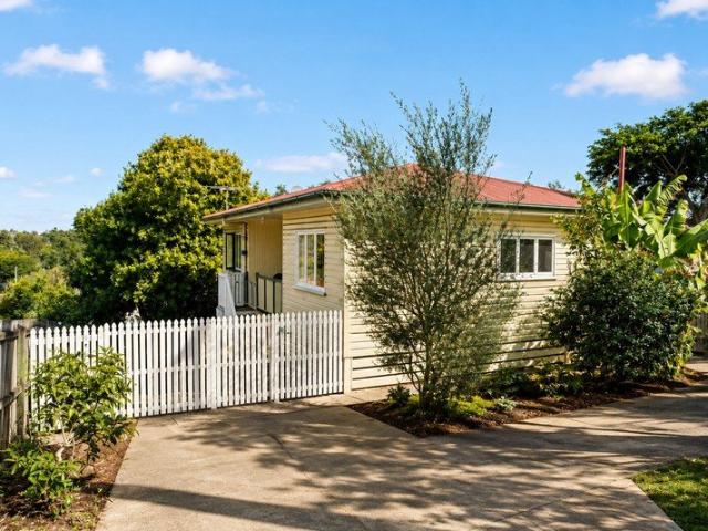 Comfort, Convenience and Everyday Living on a Generous 590m² Block