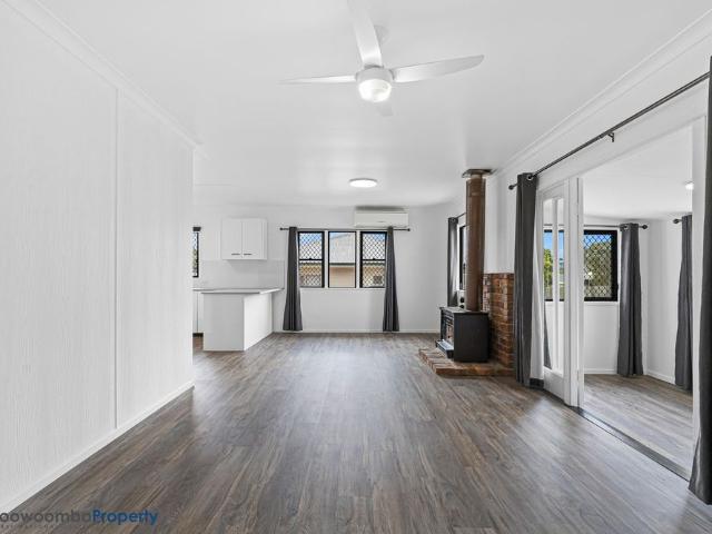 Comfort, Convenience & Character in the Heart of Newtown!