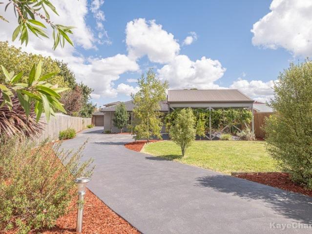 Comfort, Convenience & Charm in Central Beaconsfield Offers Closing Monday 20th July 5pm