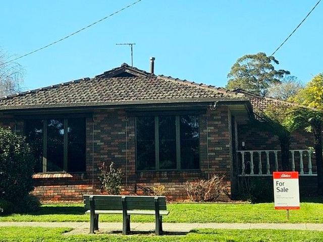 Comfort & Convenience Close To Town's Centre