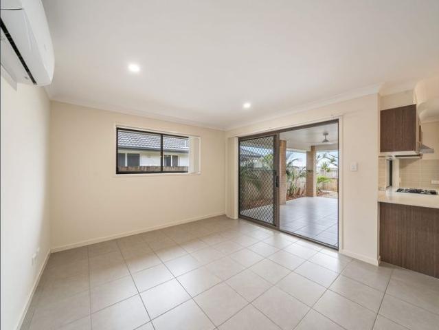 COMFORT & CONVENIENCE IN A PARKSIDE SETTING