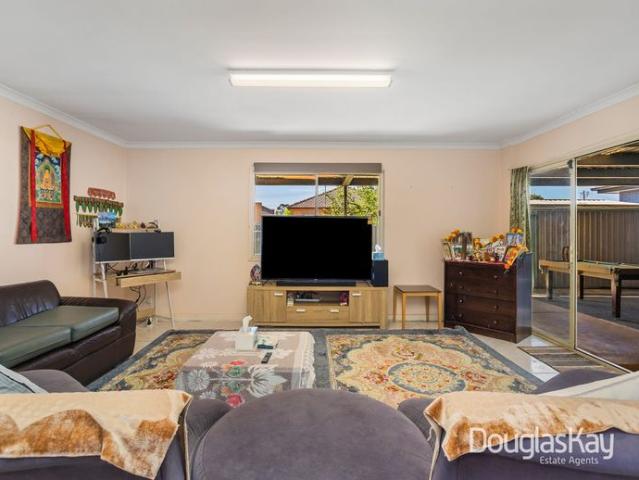 Comfort & Convenience in Prime Albion Location