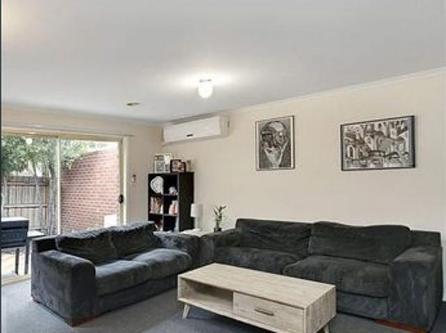 Comfort, Convenience & Lifestyle in Heidelberg Heights!