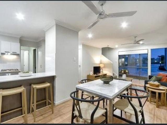 Comfort, Convenience & Low Maintenance Living in a Quiet Complex