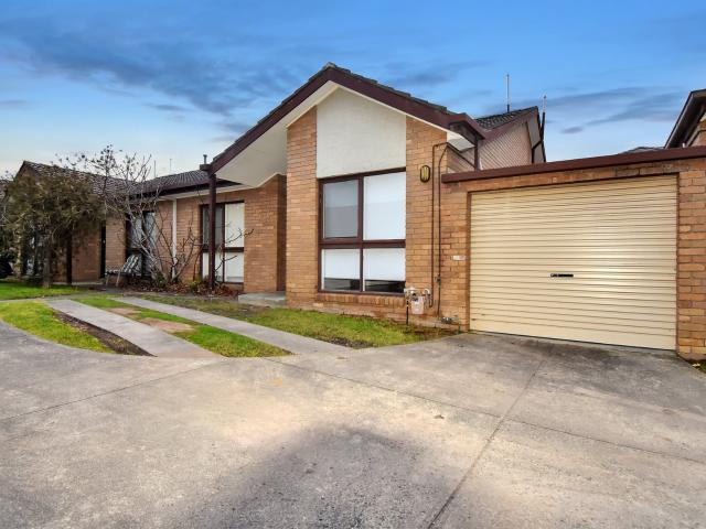 Comfort, Convenience & Low Maintenance Living in Box Hill North