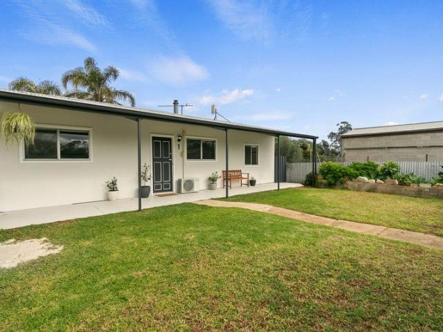 Comfort, Convenience & Practical Living in Peaceful Owen