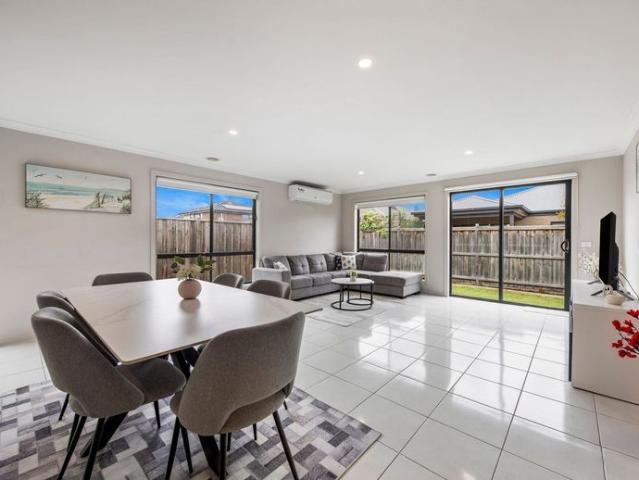 Comfort, Convenience & Style – Family Living at Its Best!
