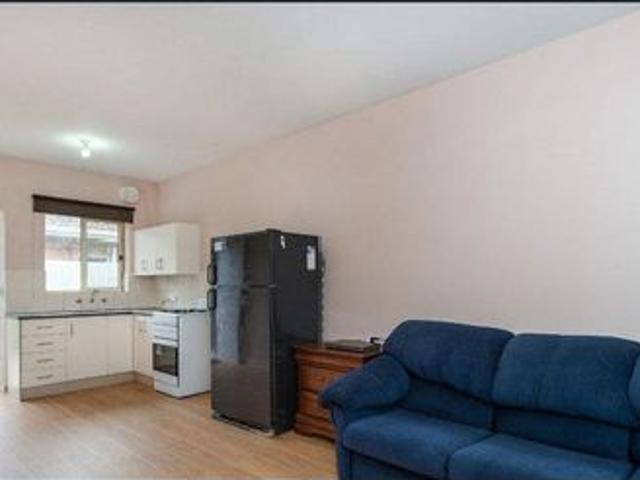 Comfort, Convenience & Secure Living in Kilburn!