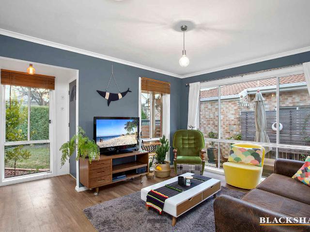 Comfort, Convenience & Space in Sought After Amaroo.