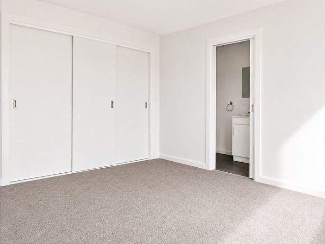 Comfort & Convenience: 3 Bedroom, 3 Bathroom Townhouse