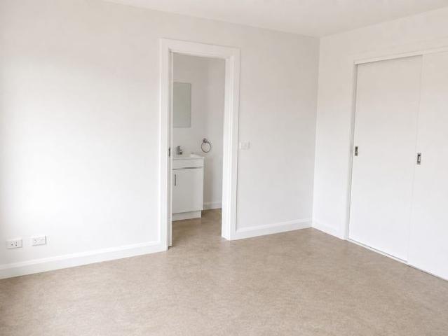 Comfort & Convenience: 3 Bedroom, 3 Bathroom Townhouse