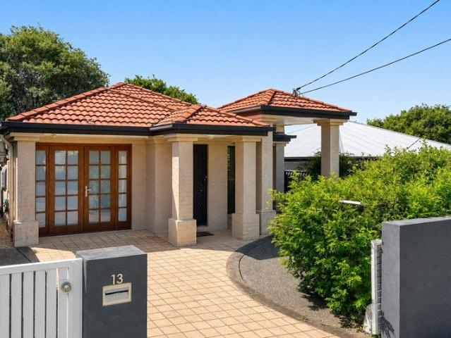 Comfort, Convenience & 405m² of Possibility