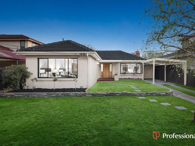 Comfort Four Bedroom Family Home in Cheltenham's Golden Triangle