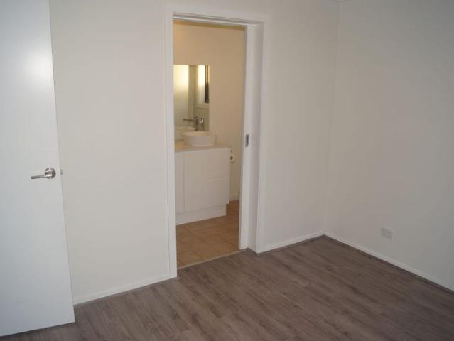 Comfort Home In Werribee For Lease