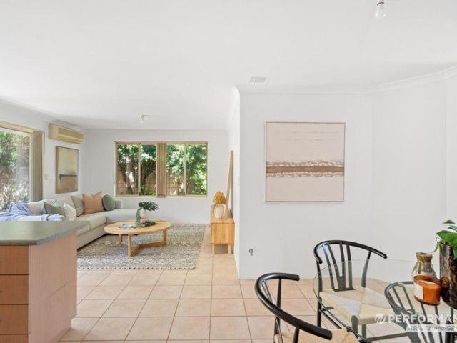 Comfort, Privacy & Lifestyle in Sought After Applecross