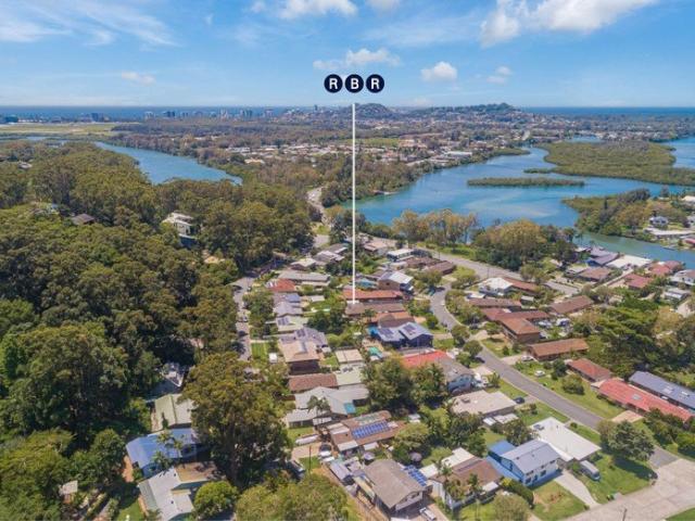 Comfort, Storage & Solar Savings in Tweed Heads West
