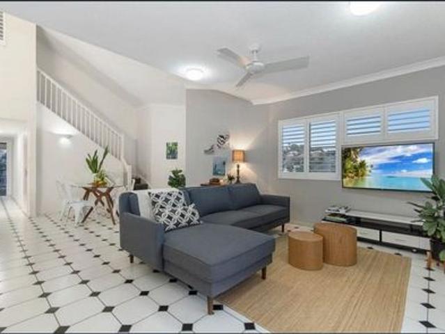 Comfort, Style, and Castle Hill Views!