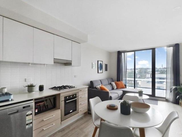 Prestigious Penthouse Comfort, Style and Convenience