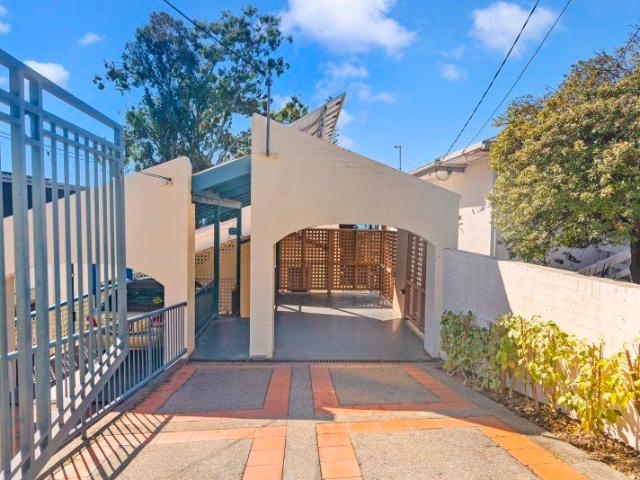 Comfort, Style, and Coastal Charm in Tugun