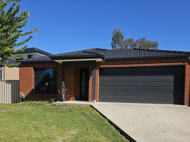 Comfort, Style & Convenience at 14 Glory Way