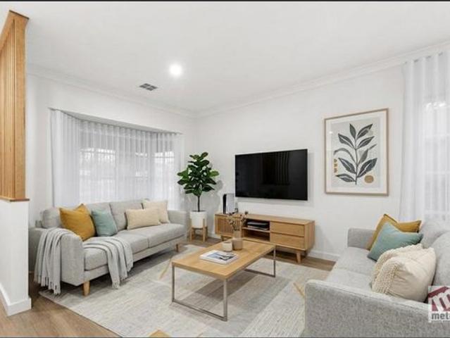 COMFORT, SYTLE & LOCATION!