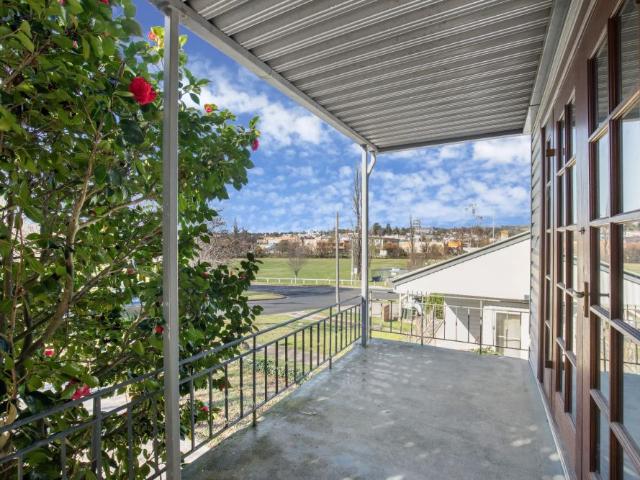 Comfort, Space and Everyday Convenience in Central Location