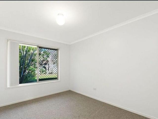 Comfort, Space & Convenience in a Prime Aroona Location