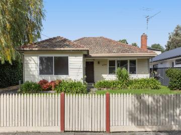 Mount Pleasant, Ballarat, Navigators - Equipped kitchen