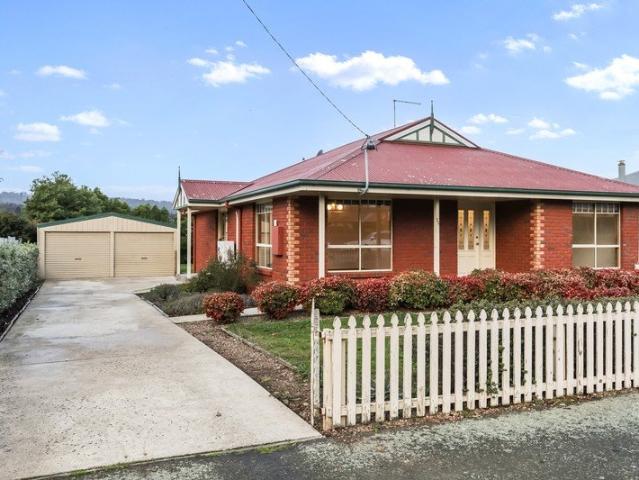 Comfort, Space & Convenience in the Heart of Mowbray