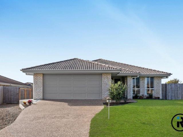 Comfort, Space & Convenience The Perfect Lowood Family Home