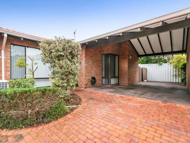 COMFORT, SPACE & LOVELY GARDEN SETTING
