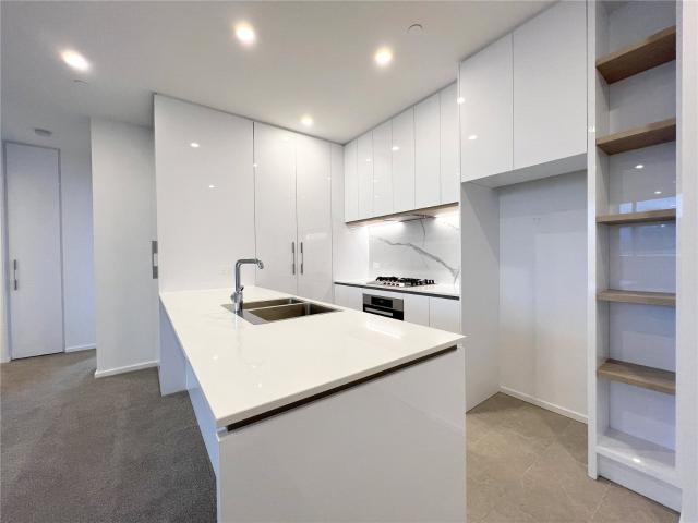 COMFORT TWO BEDROOM APARTMENT LOCATED IN HEART OF SOUTHBANK