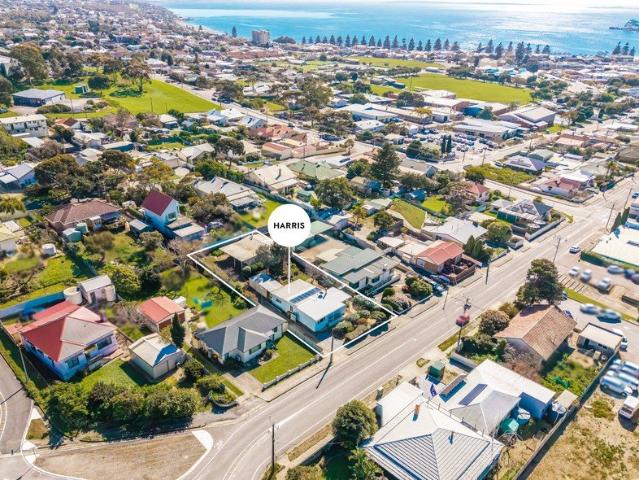 Comfort, views & shedding close to the CBD.