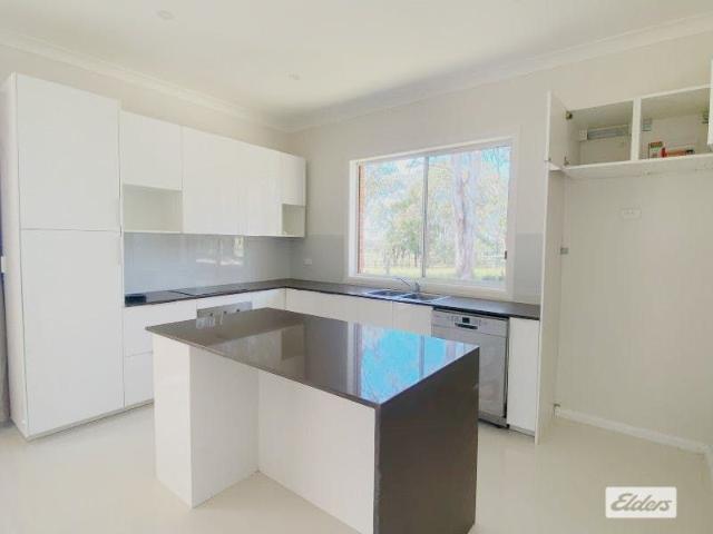 Comfort 4 Bedroom Family House