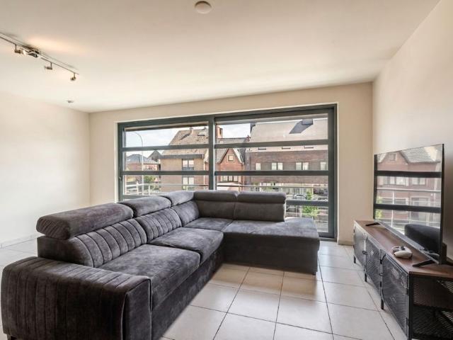 Comfortabel 2 slaapkamerappartement met terras en garage
