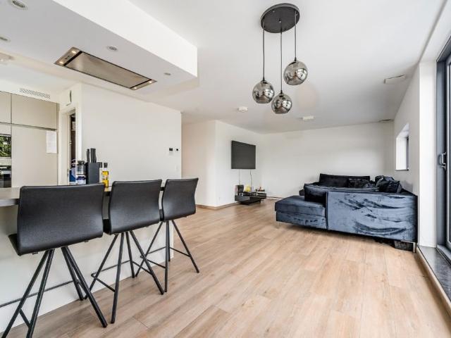Comfortabel appartement met 2 slaapkamers en garage
