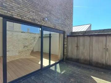 Comfortabele en lichtrijke 2 slaapkamerwoonst met TERRAS te huur in Brugge