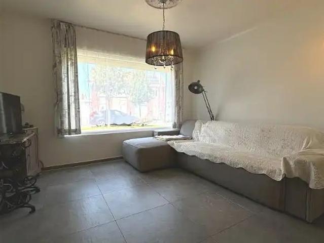 Comfortabele koppelwoning met 3 slaapkamers, GARAGE en TUIN te huur in Lichtervelde