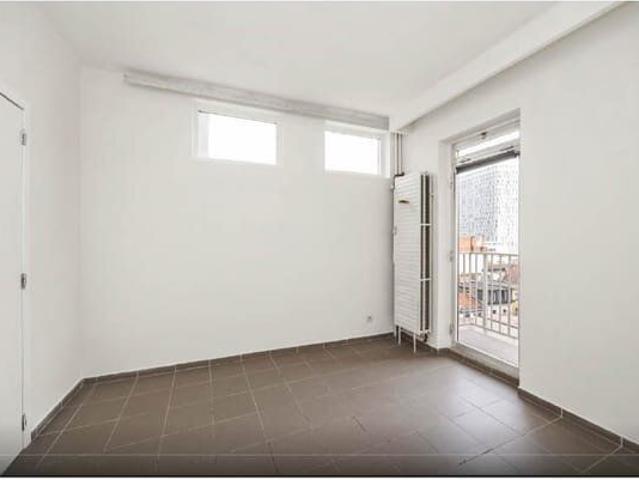 Comfortabele studio/appartement met terras op toplocatie
