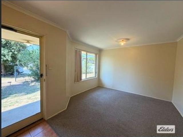 Comfortable 4 Bedroom Brick Home Close to the Hospital