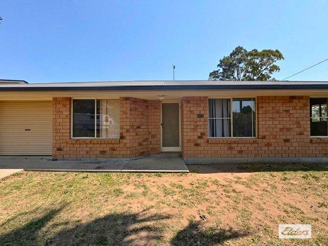 Comfortable 4 Bedroom Brick Home Close to the Hospital