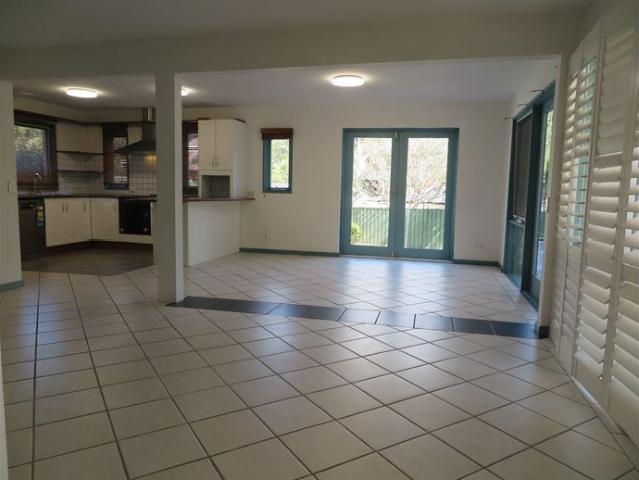 Comfortable 4 Bedroom House Closed to St Ives North Public School