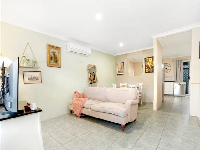 Comfortable 4x1 Family Home with Solar, Workshop & Spacious Patio!