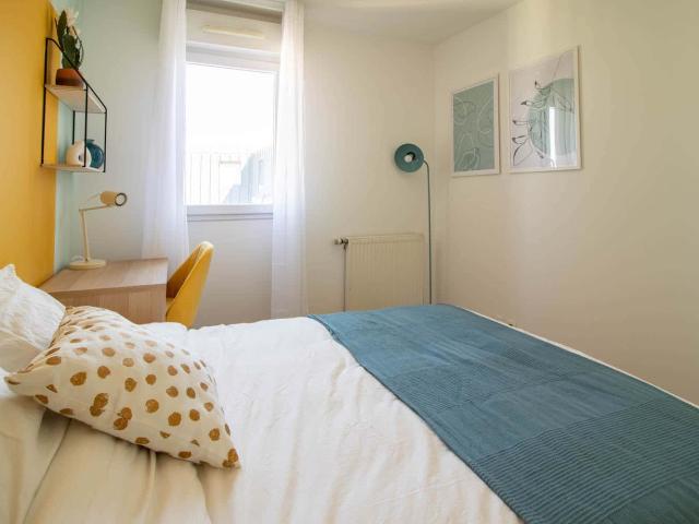 Comfortable 10m² bedroom to rent in Saint Denis SDN20